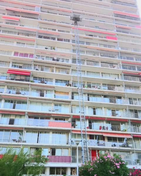  louer un monte-meuble à Marseille 