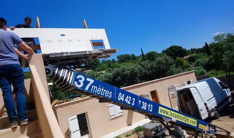 Quel est le tarif d’un déménagement à Marseille avec monte-meuble pour accéder aux étages en toute sécurité ?
