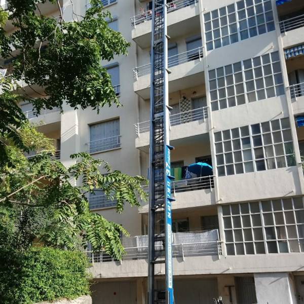 Prix attractifs de location de monte meubles à Marseille