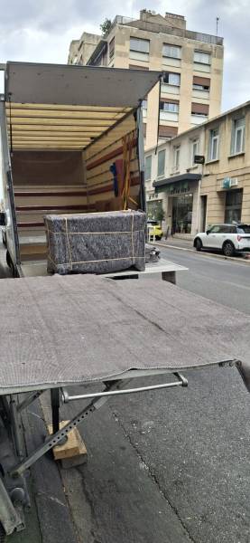déménager pas cher a Marseille avec camion et monte-meuble   